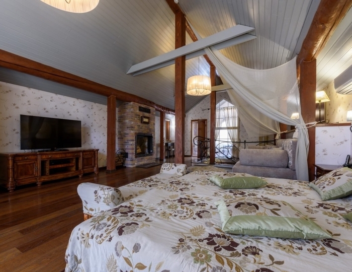 Люкс дуплекс 4* в Эко-отеле «ЭХО» - Санаторий «Россия» Белокуриха